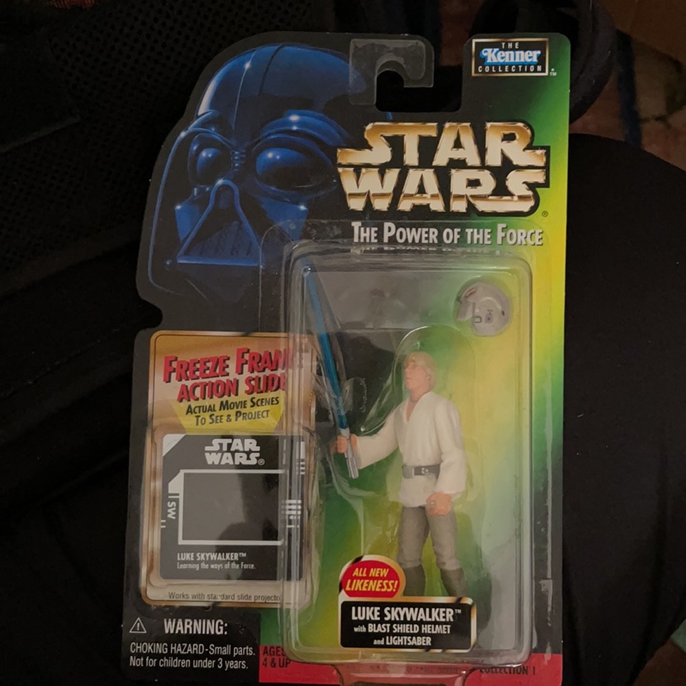 NWOT COLLECTIBLE STAR WARS LUKE SKYWALKER HELMET&SABER